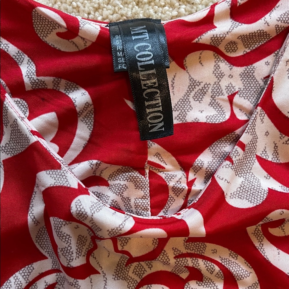 Chic Asymmetrical Red and White Dress - Picture 2 of 11